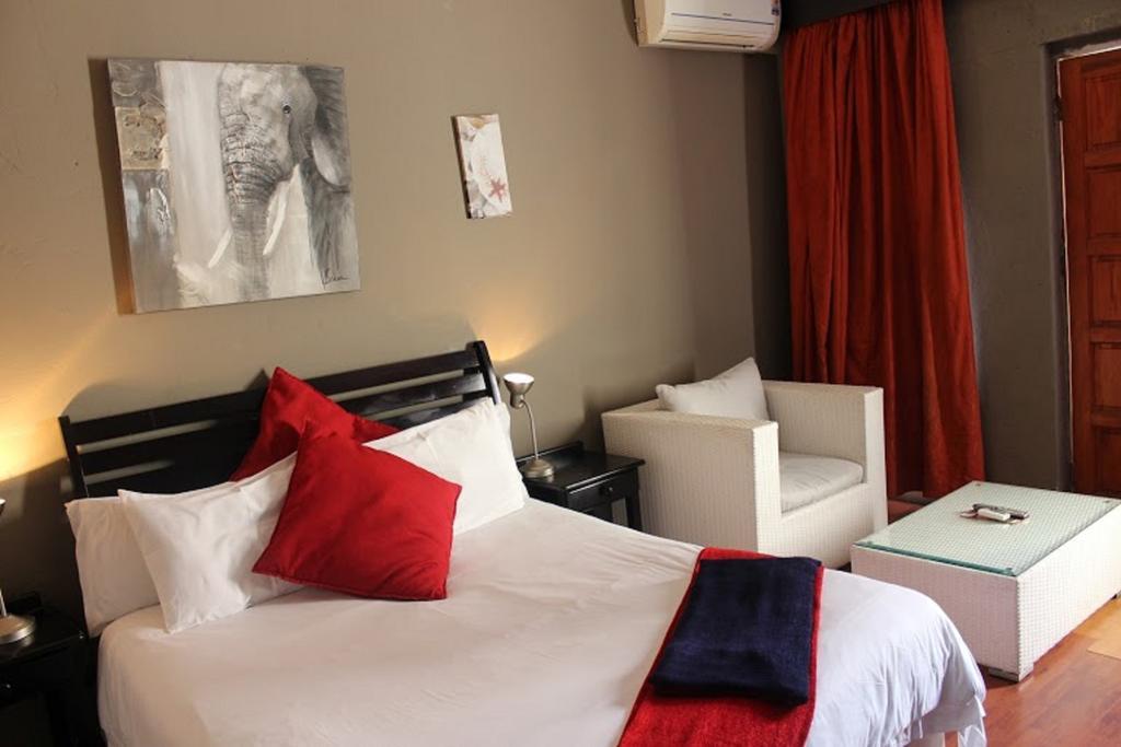 Flamboyant Guest Lodge Йоханесбург Екстериор снимка