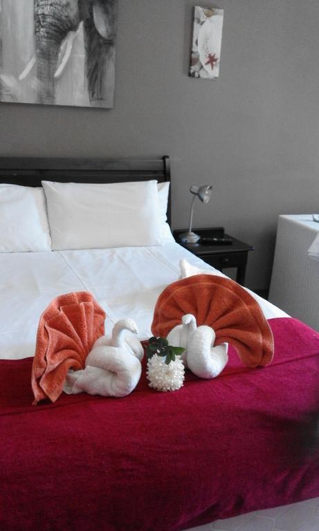 Flamboyant Guest Lodge Йоханесбург Екстериор снимка